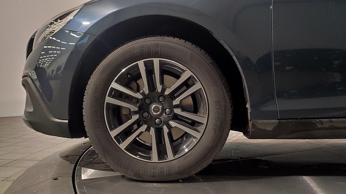 VOLVO V40 Cross Country D3 Momentum