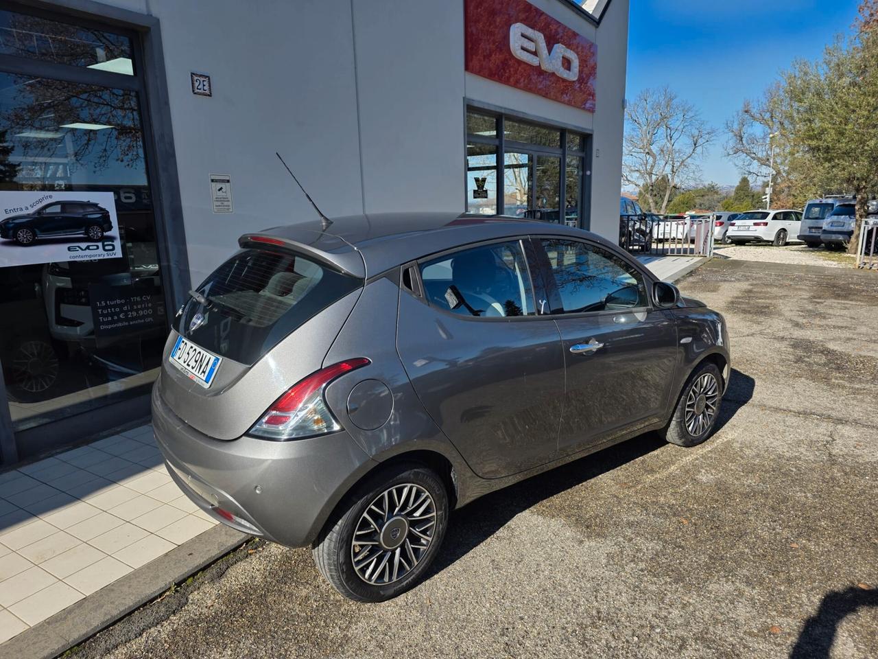 Lancia Ypsilon 1.2 69 CV 5 porte GPL Ecochic Gold