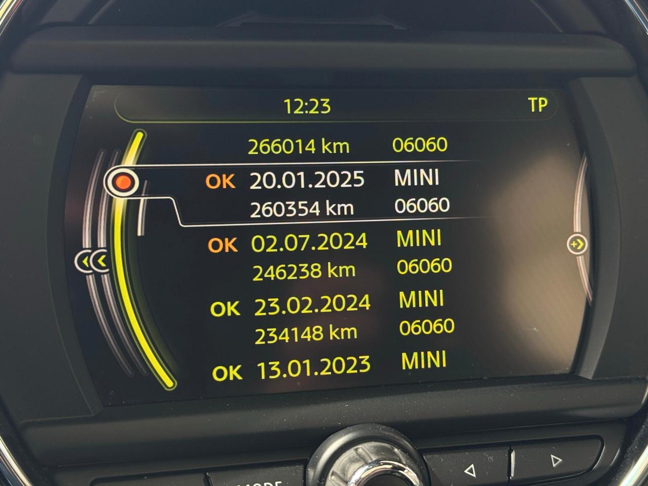 Mini 1.5 Cooper D 116 cv