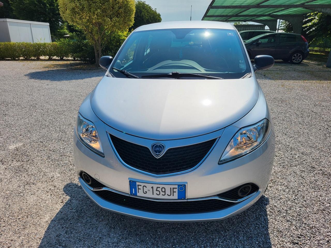 Lancia Ypsilon 1.2 69 CV 5 porte Silver