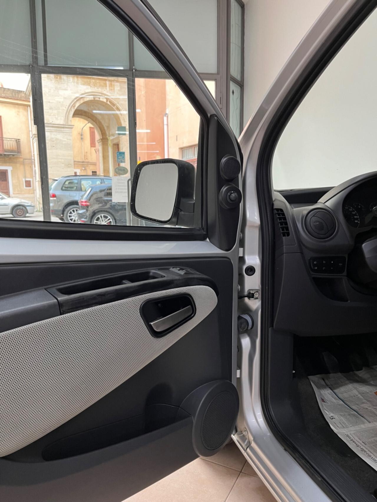 Fiat Qubo 1.3 MJT 75 CV Trekking