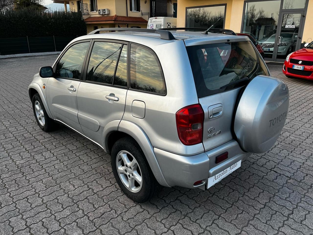 TOYOTA RAV 4 2.0 D-4D 5/P 4X4 SI A NEOPATENTATI