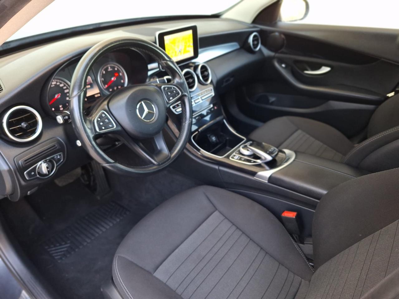 Mercedes Benz C 200 136cv. Automatica