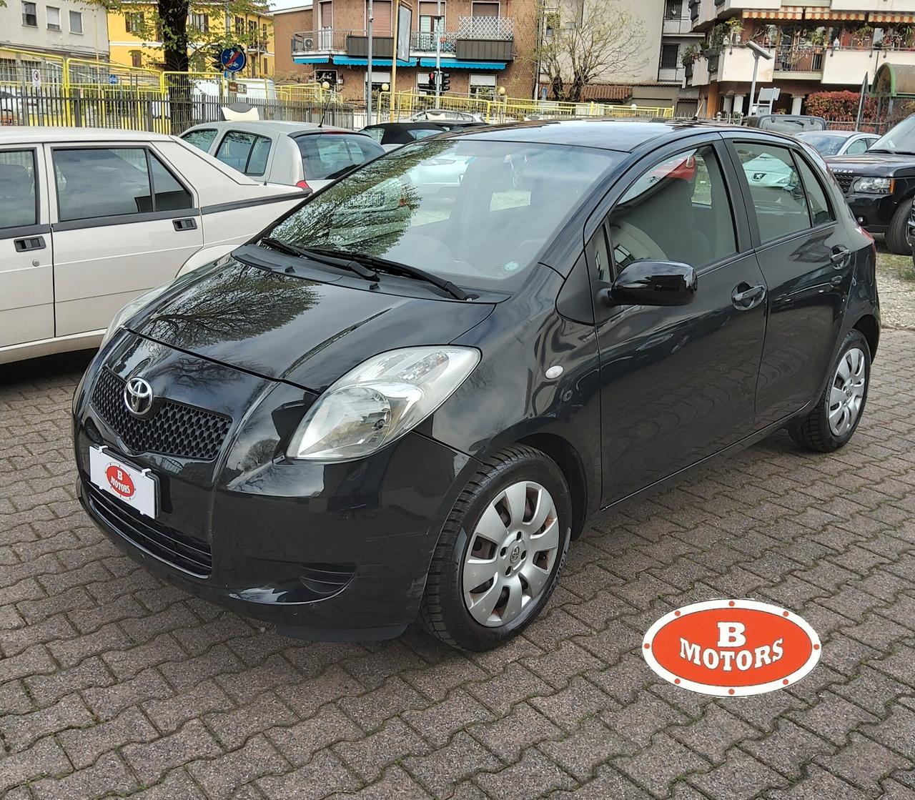 Toyota Yaris 1.3 5 porte CAMBIO AUTOMATICO