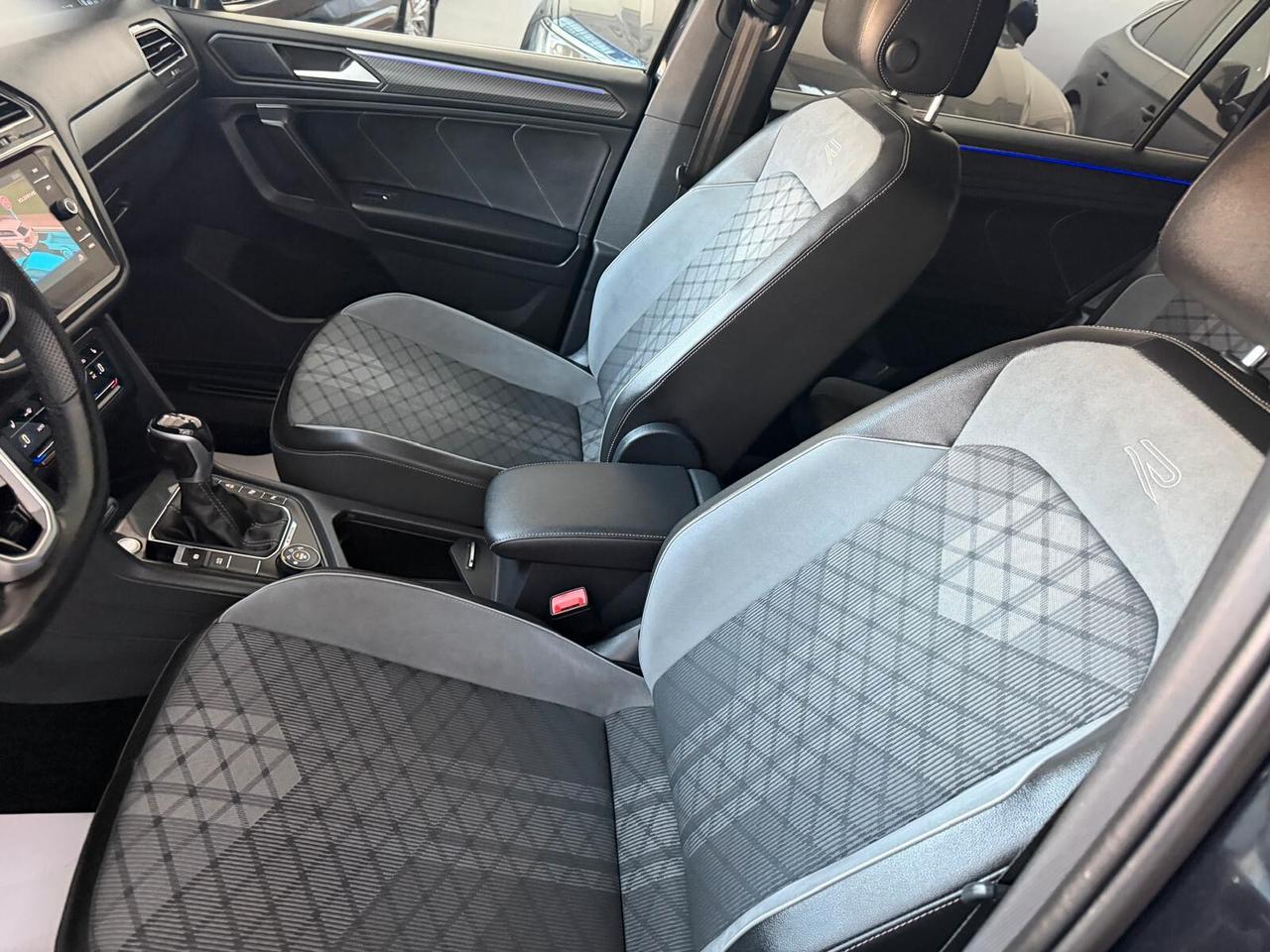 Volkswagen Tiguan Allspace 2.0 TDI SCR DSG 4MOTION R-Line 7 posti Gancio traino