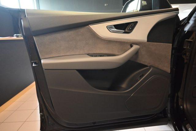 AUDI Q8 55 TFSI Q.TIP.SPORT ATT.2XS-LINE BLACKLINE 22"FULL