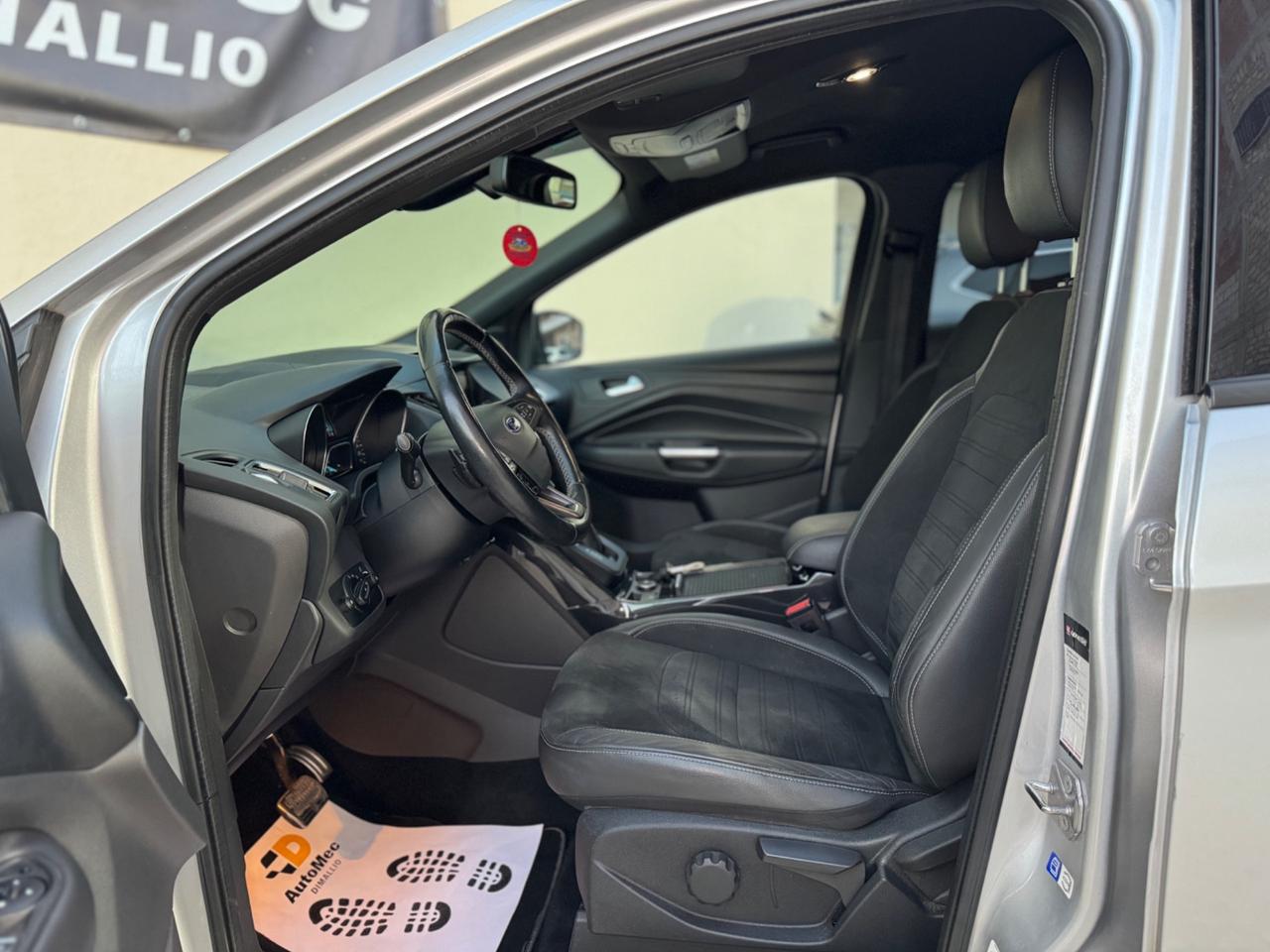Ford Kuga 1.5 TDCI 120 CV S&S 2WD Powershift ST-Line