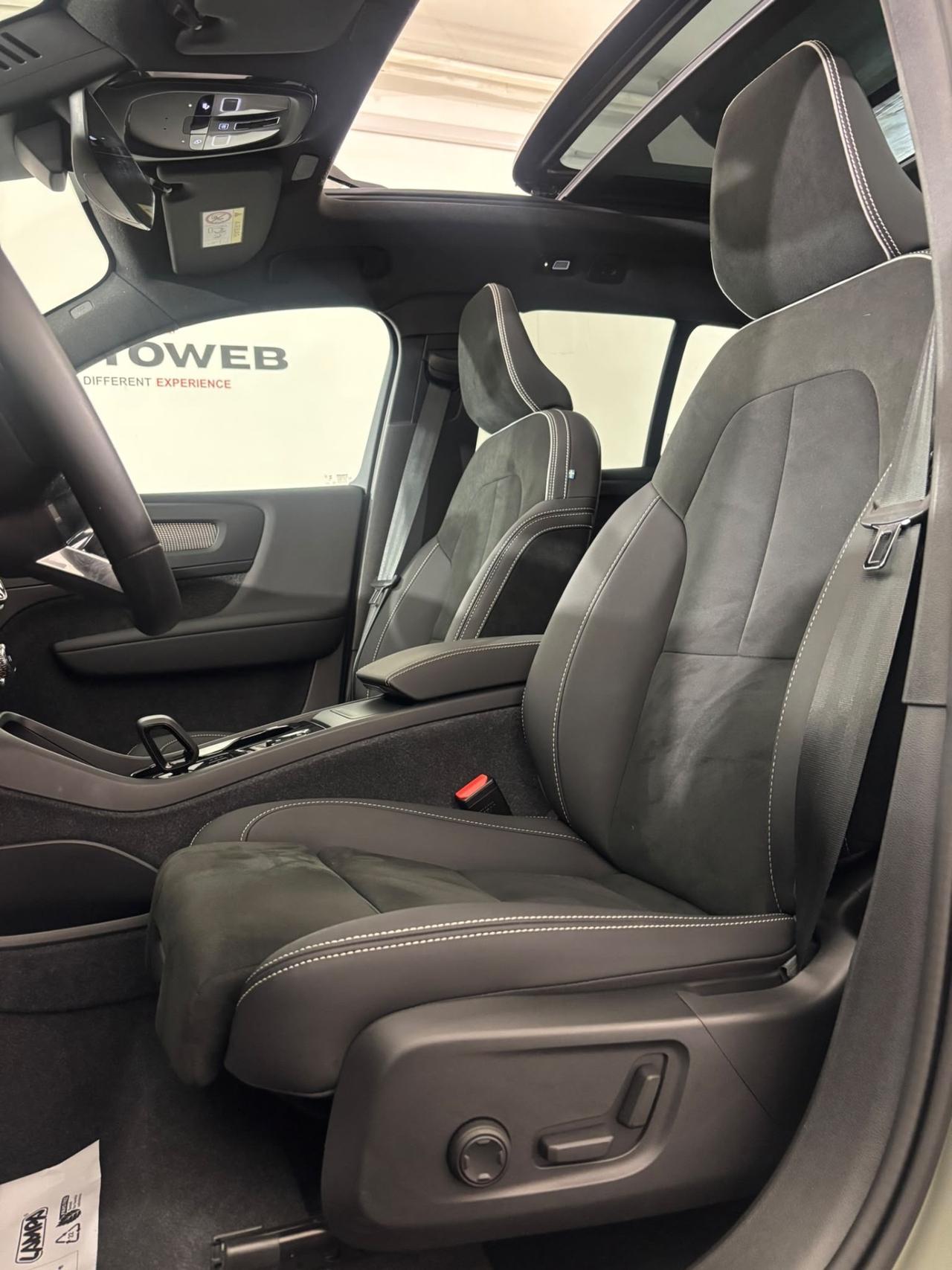 Volvo XC40 B3 automatico Ultimate Dark