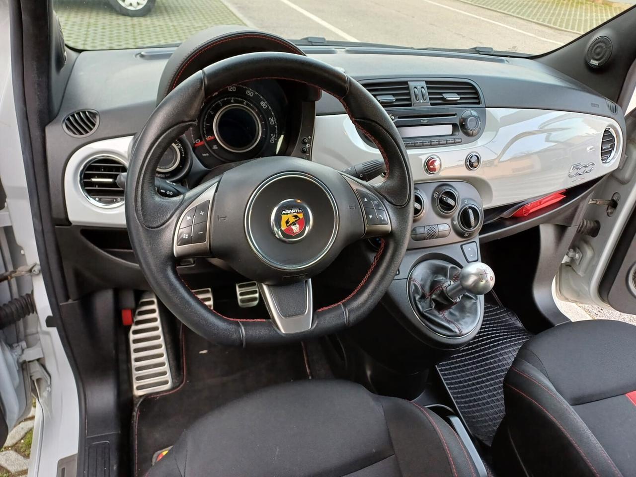 Abarth 500 1.4 Turbo T-Jet 135 cv
