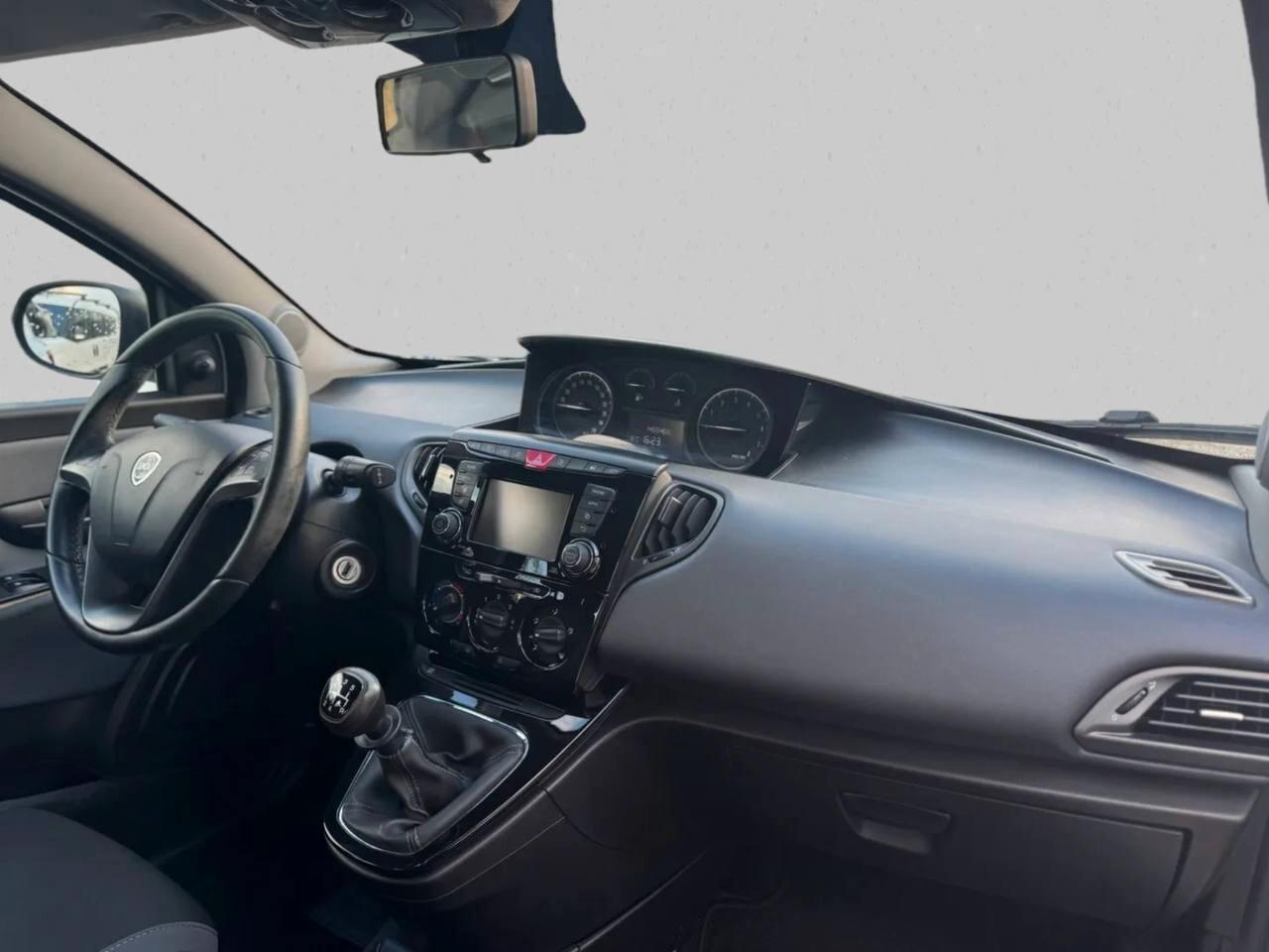 Lancia Ypsilon 1.2 69 CV 5 porte GPL Ecochic Gold 09/2017