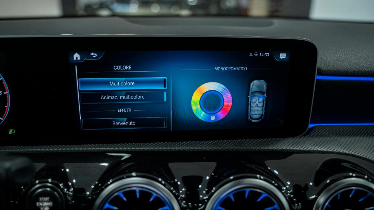 Mercedes-benz A 180 D PREMIUM PLUS AMG TETTO PACK LUCI MULTIBEAM FULL OPTIONAL