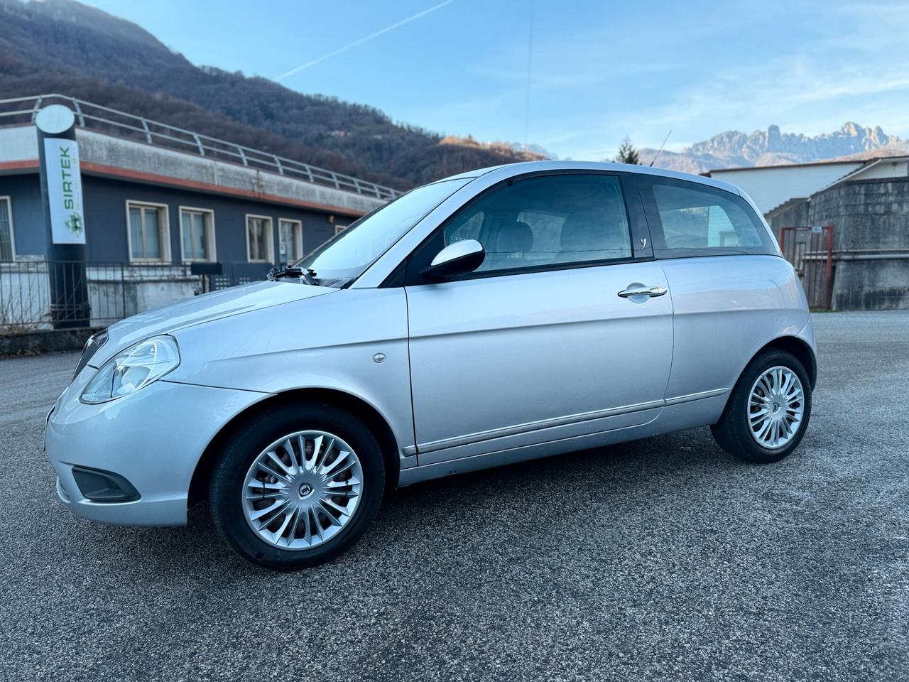 Lancia Ypsilon 1.2 8V Argento 60cv