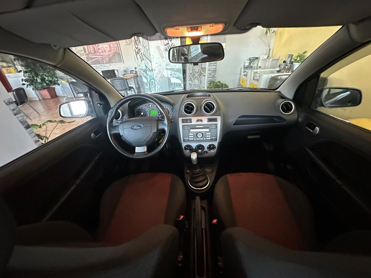Ford Fiesta 1.2benz. 98.000km