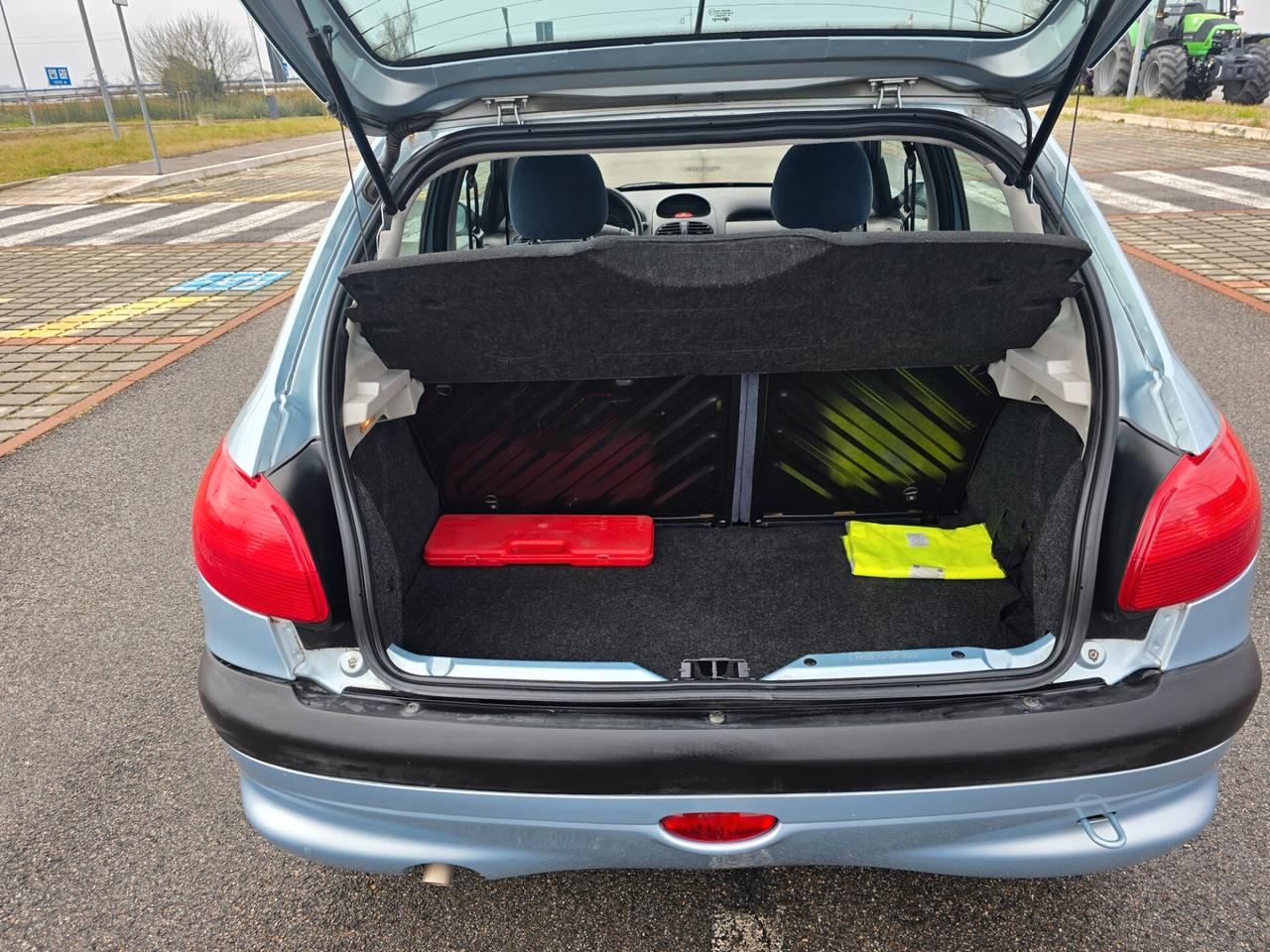 Peugeot 206 1.4 Benzina NEOPATENTATI