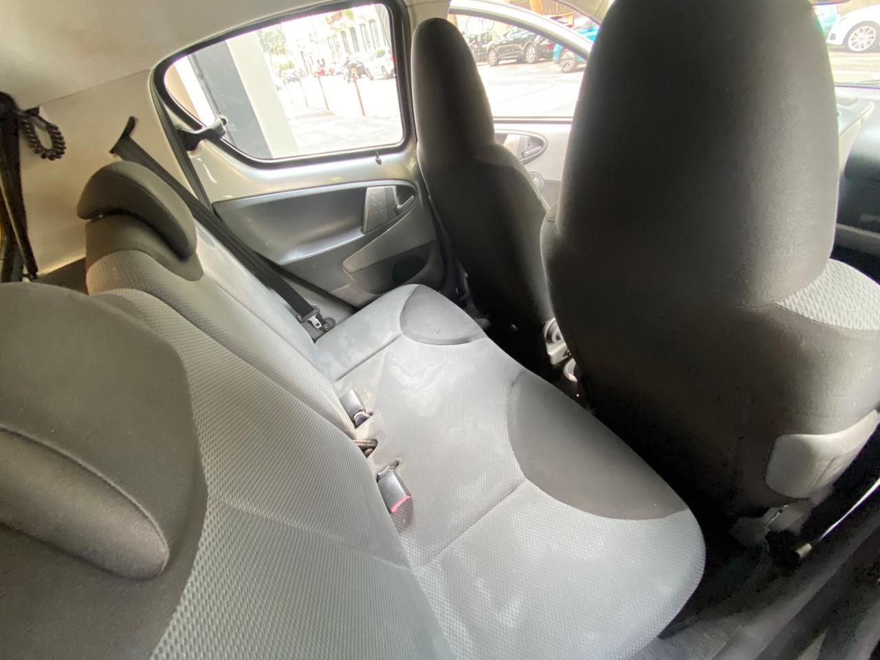 Toyota Aygo 1.0 5p Sol 98.000KM - NEOPATENTATI!!!