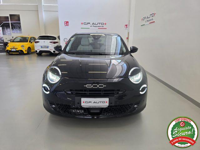 FIAT 600 Hybrid DCT MHEV La Prima