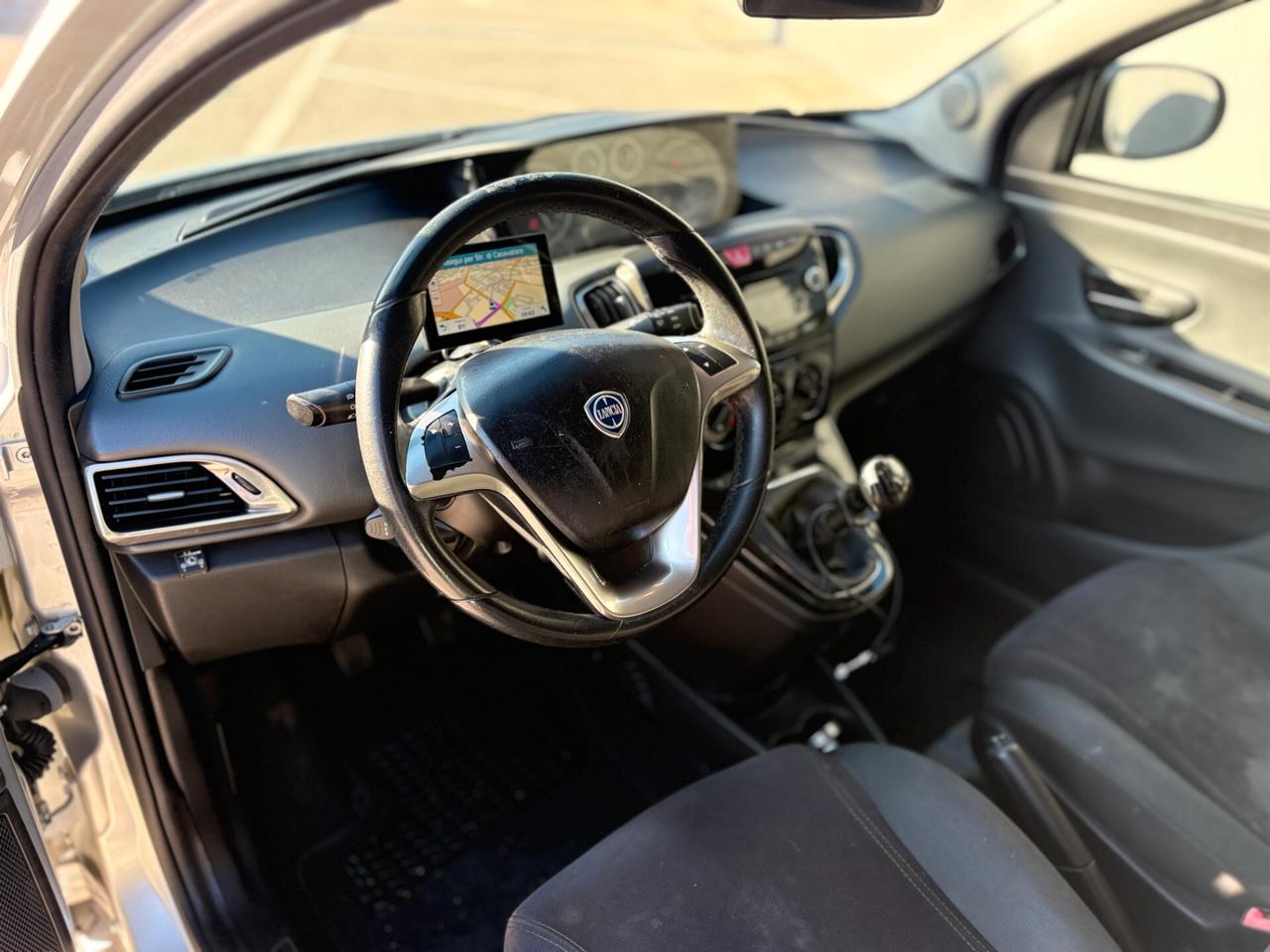 Lancia Ypsilon 1.2 69 CV 5 porte GPL Ecochic Silver