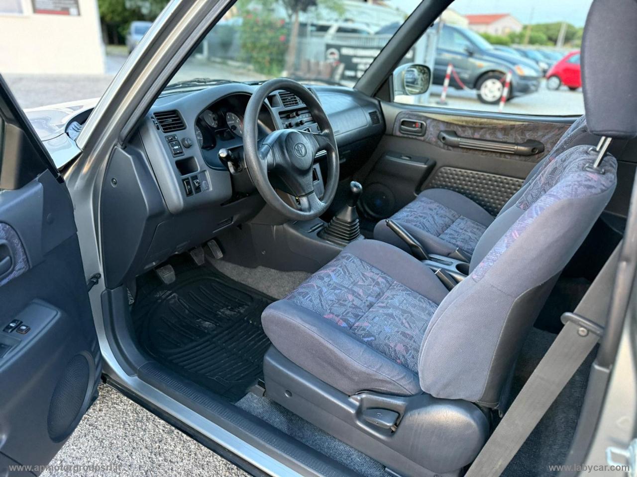 TOYOTA RAV4 2.0 3p. Fun