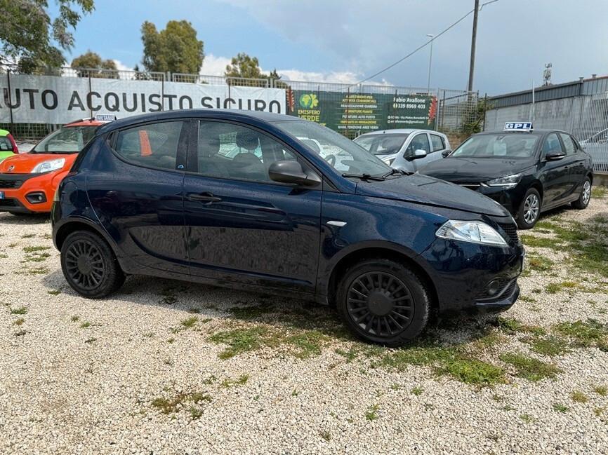 Lancia Ypsilon 1.2 69 CV 5 porte S&S Platinum