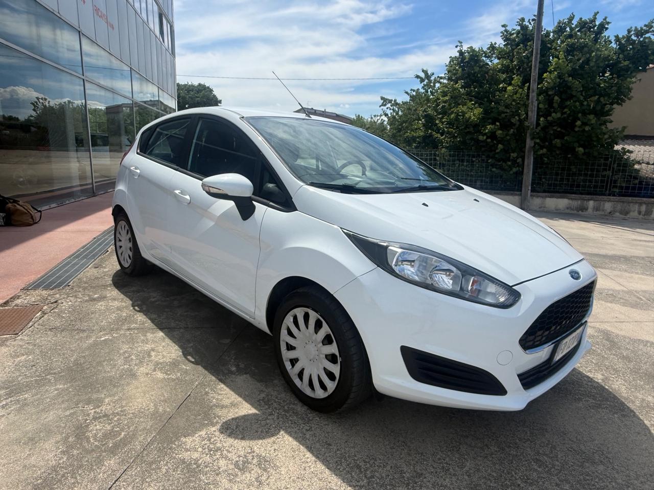Ford Fiesta 1.2 60CV 5 porte Black & White Edition