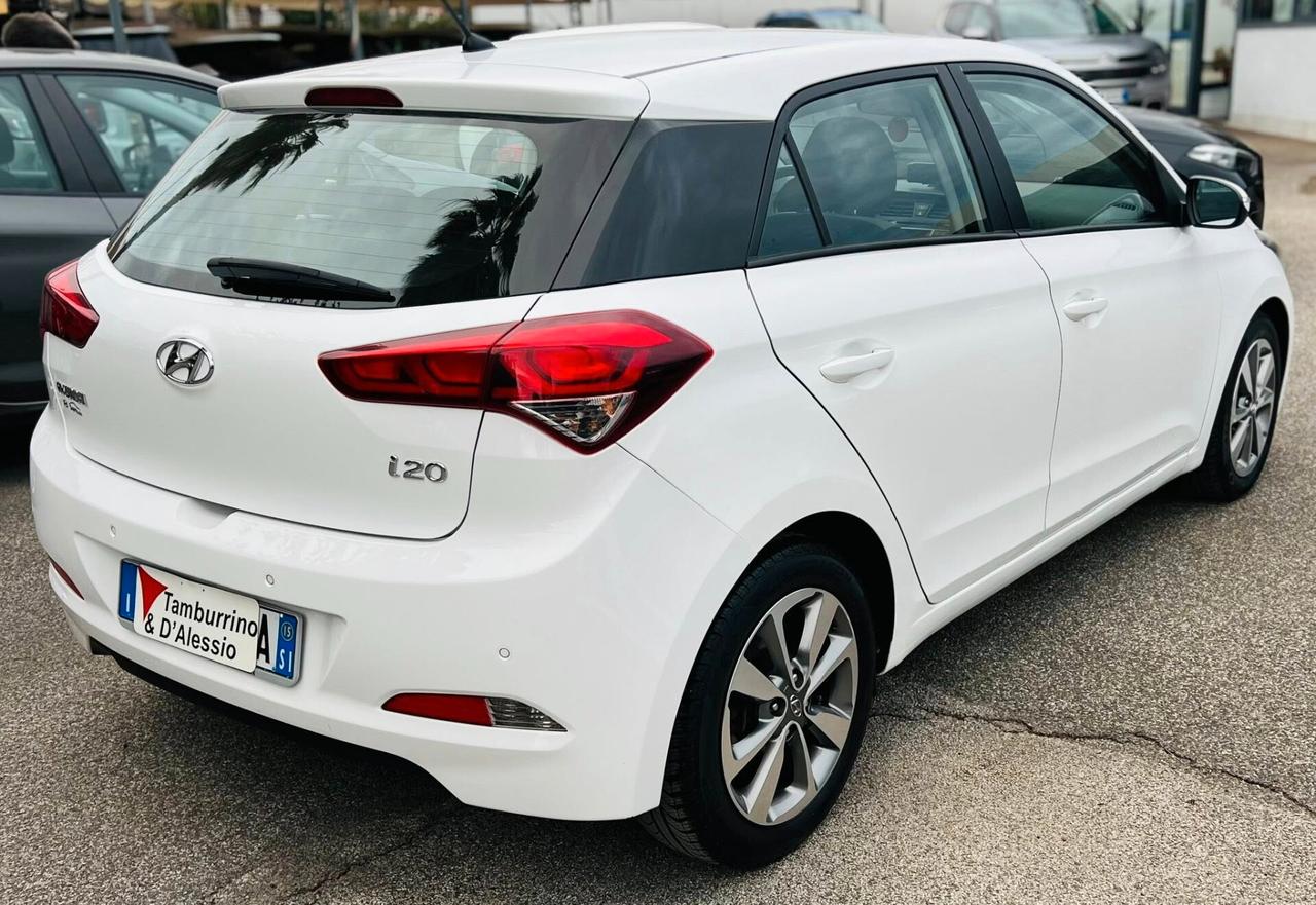 Hyundai i20 1.2 MPI MT Connectline