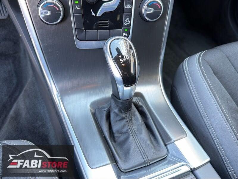 Volvo XC60 2.4 D4 181 Cv Automatic AWD Momentum - Navi, Cruise, Sensori ecc