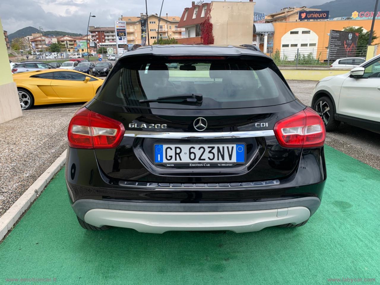 MERCEDES-BENZ GLA 200 CDI Premium - 2015