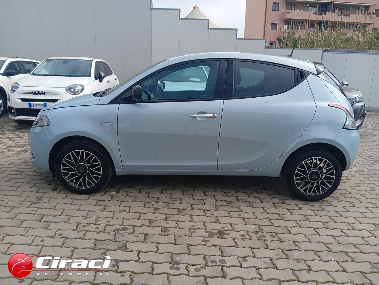 Lancia Ypsilon 1.0 5 p Hybrid Platino
