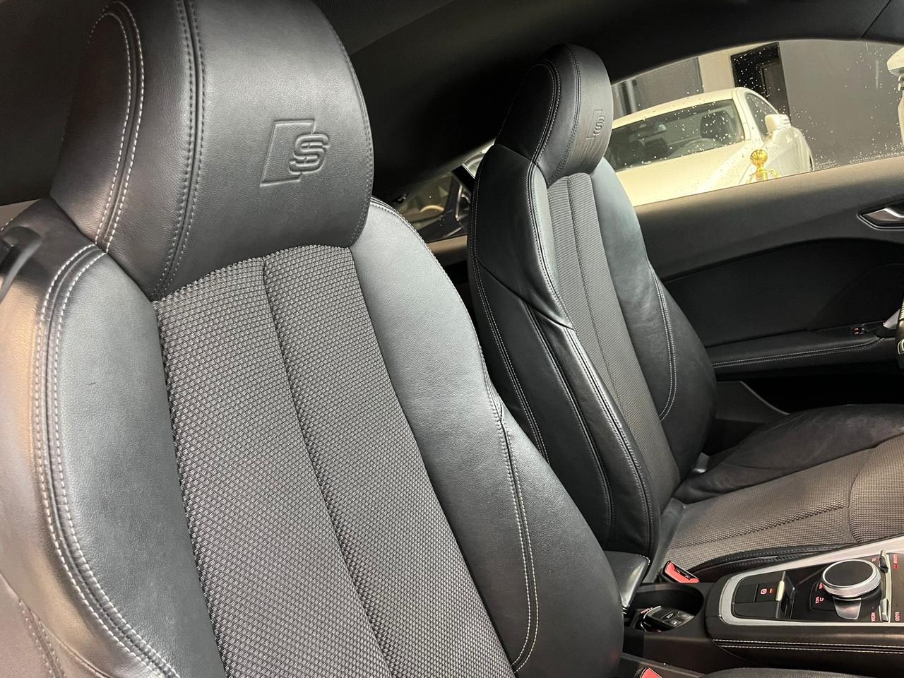 Audi TT Coupé 2.0 TDI ultra ALLESTIMENTO TTS