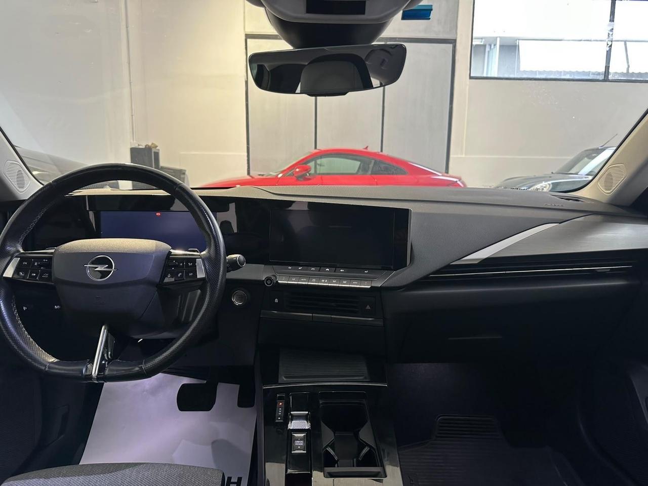 Opel Astra 1.6 Plug-in Hybrid 180 CV AT8 Business Elegance