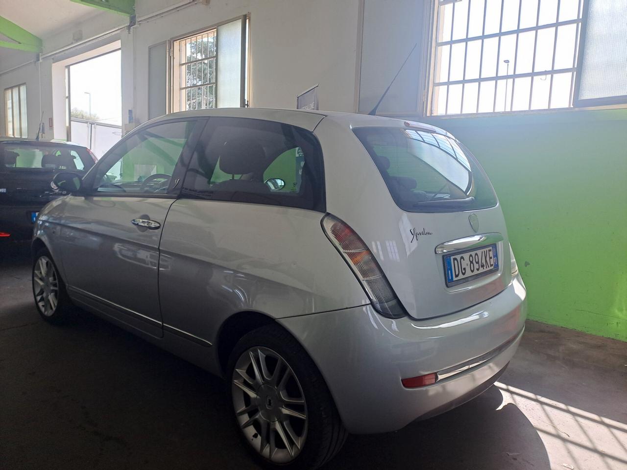 Lancia Ypsilon 1.2 Argento