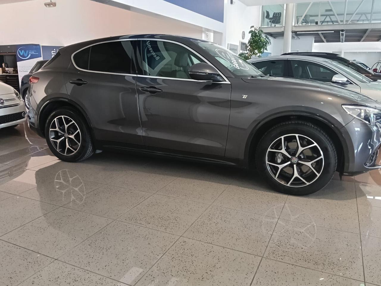 ALFA ROMEO STELVIO 2022 2.2 AT8 210 Q4