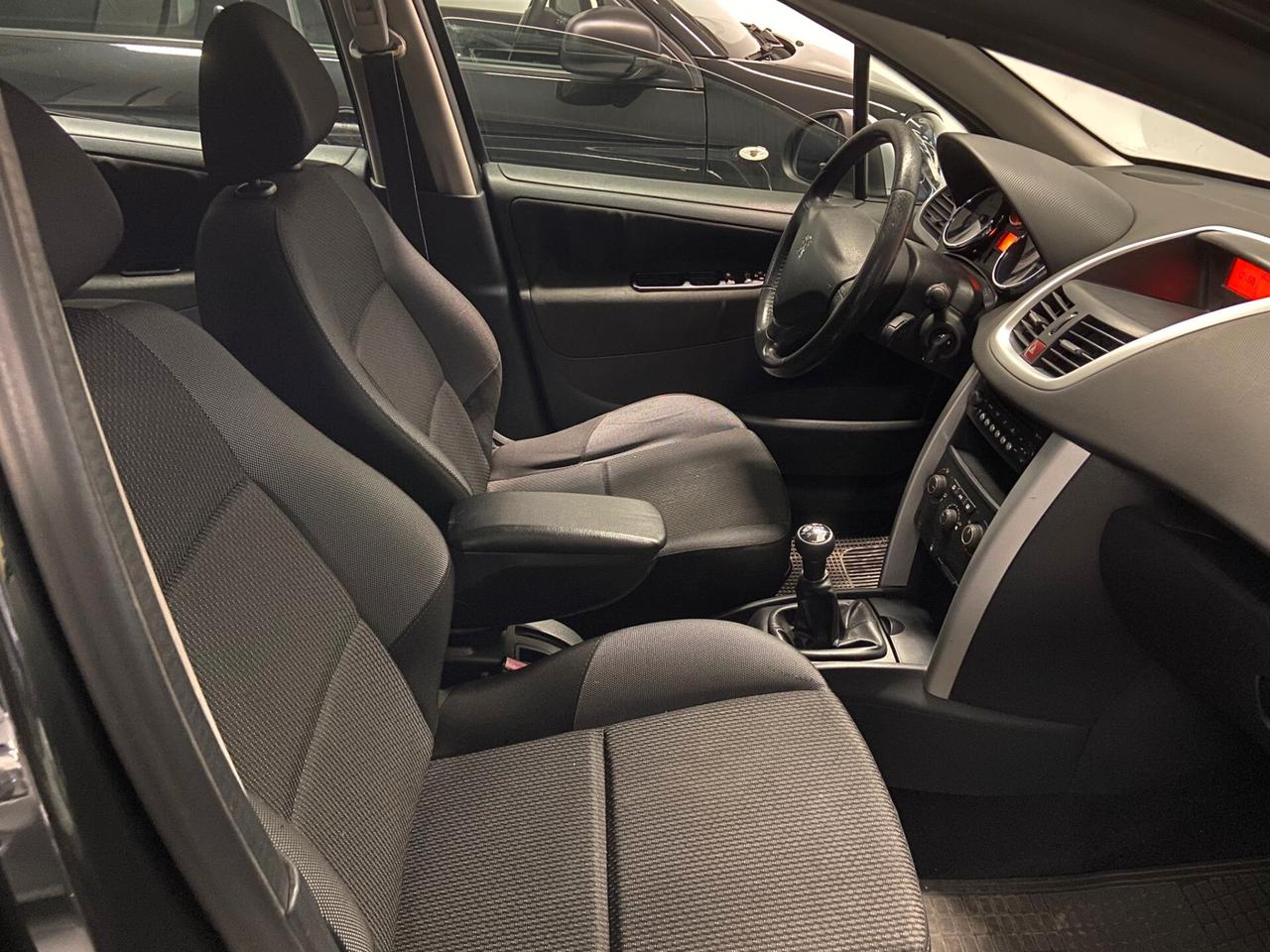 Peugeot 207 1.4 HDi 70CV 5p. Allure