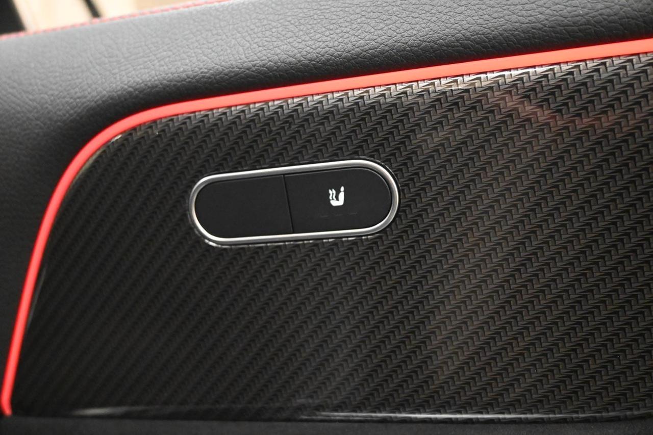 MERCEDES GLA (H247) GLA 200 d Automati...