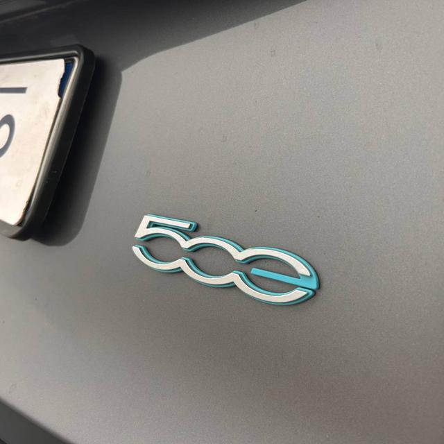 FIAT 500 Berlina 42 kWh La Prima 320 Km autonomia