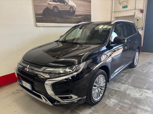MITSUBISHI Outlander 2.4 MIVEC 4WD PHEV Instyle Plus SDA