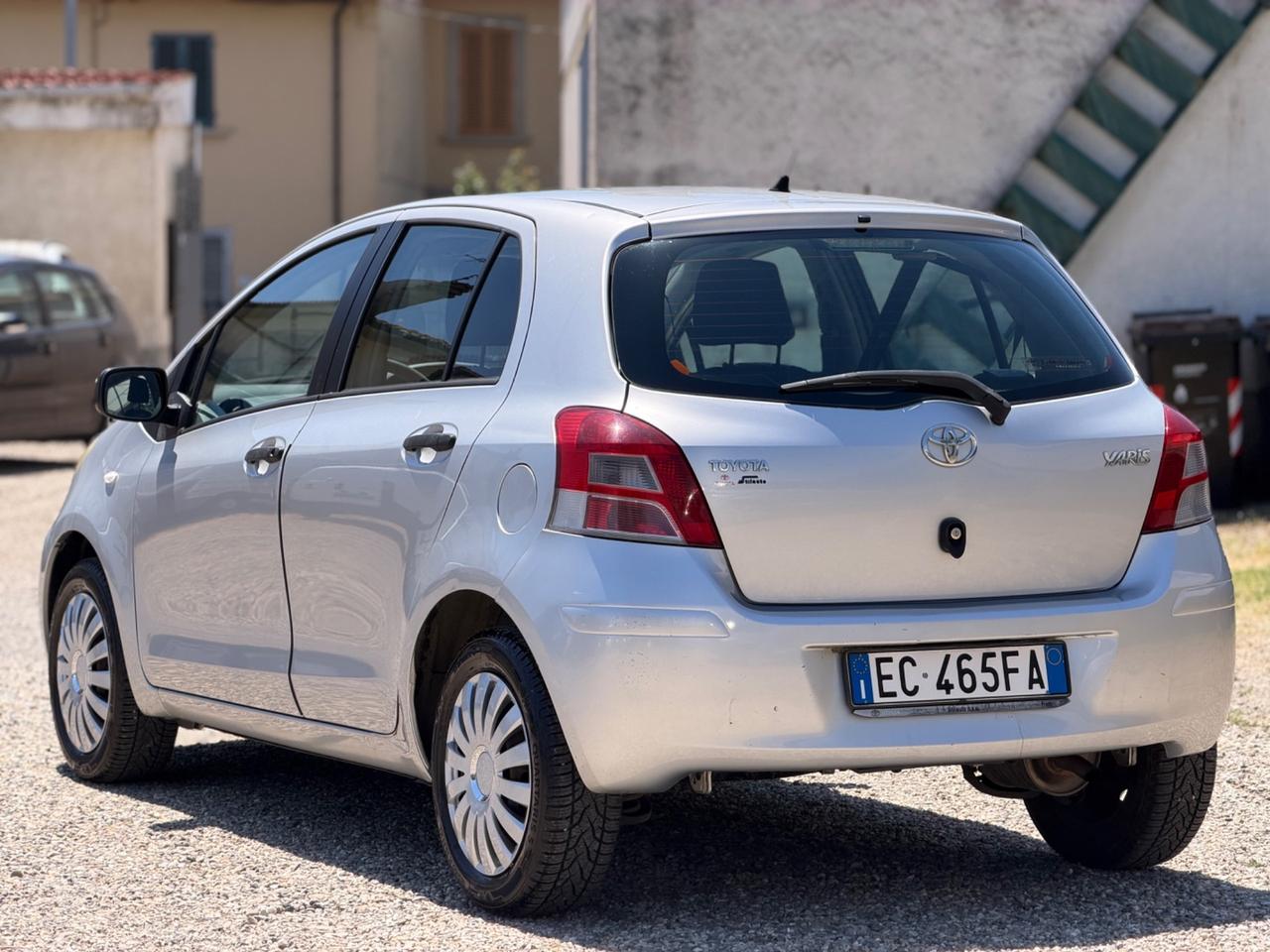 Toyota Yaris 1.0 5 porte