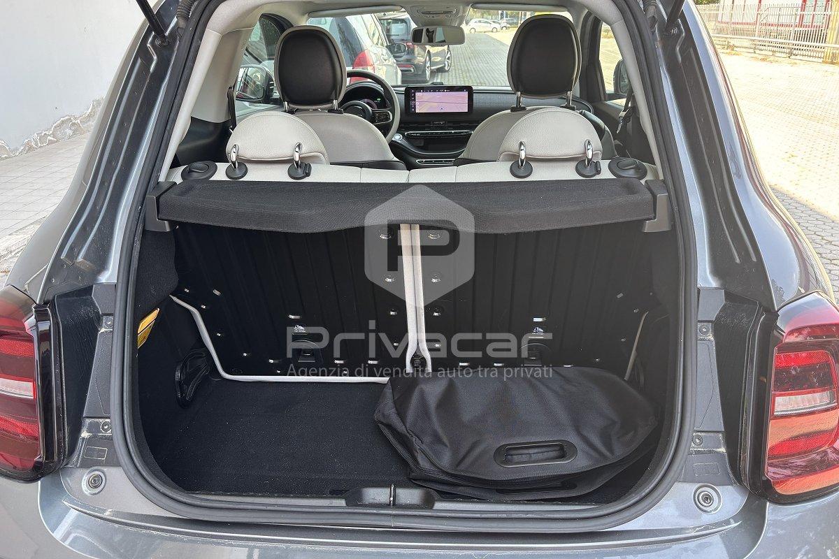 FIAT 500e Berlina 42 kWh La Prima