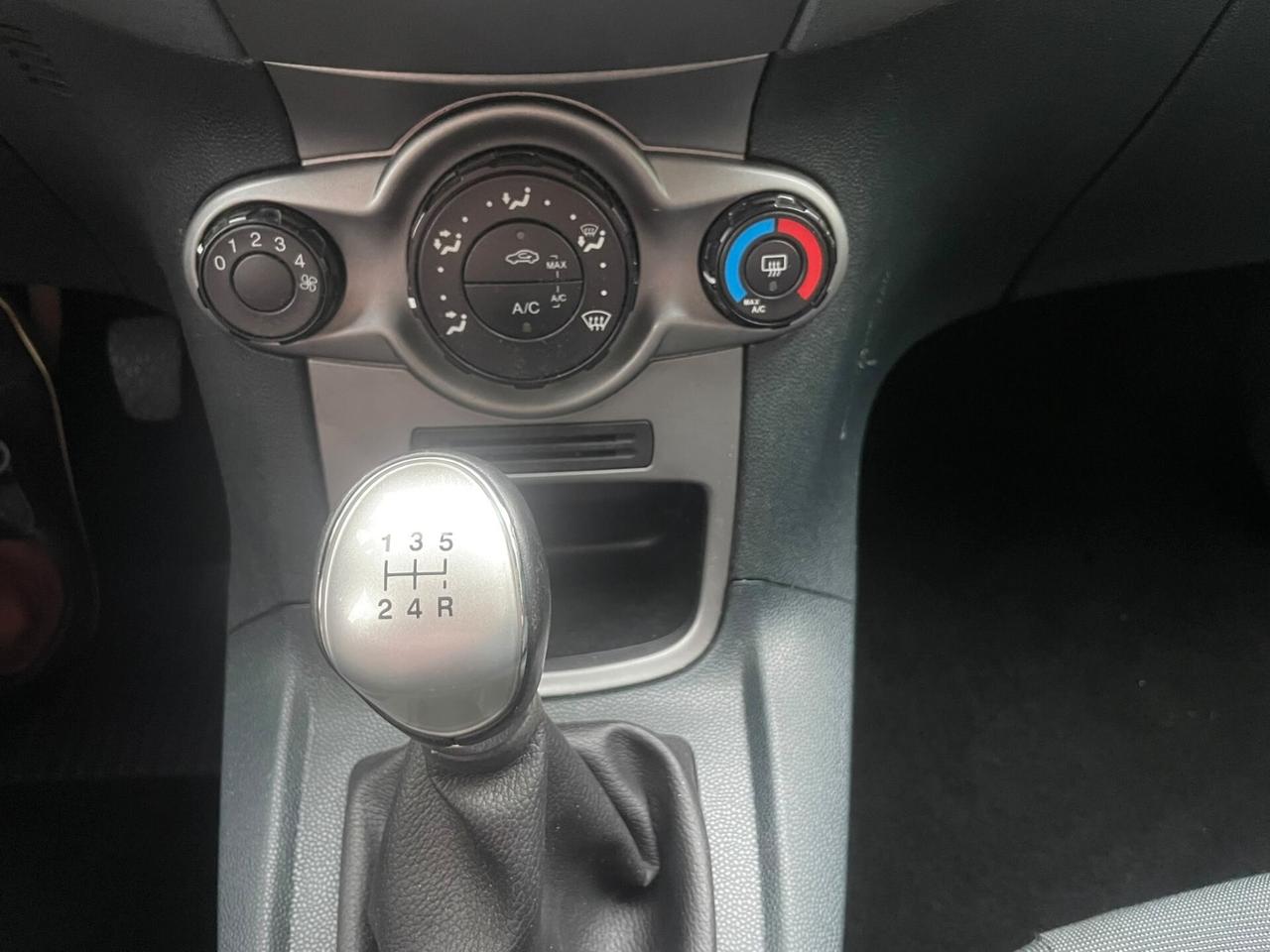 Ford Fiesta 1.4 TDCi 5p. Titanium