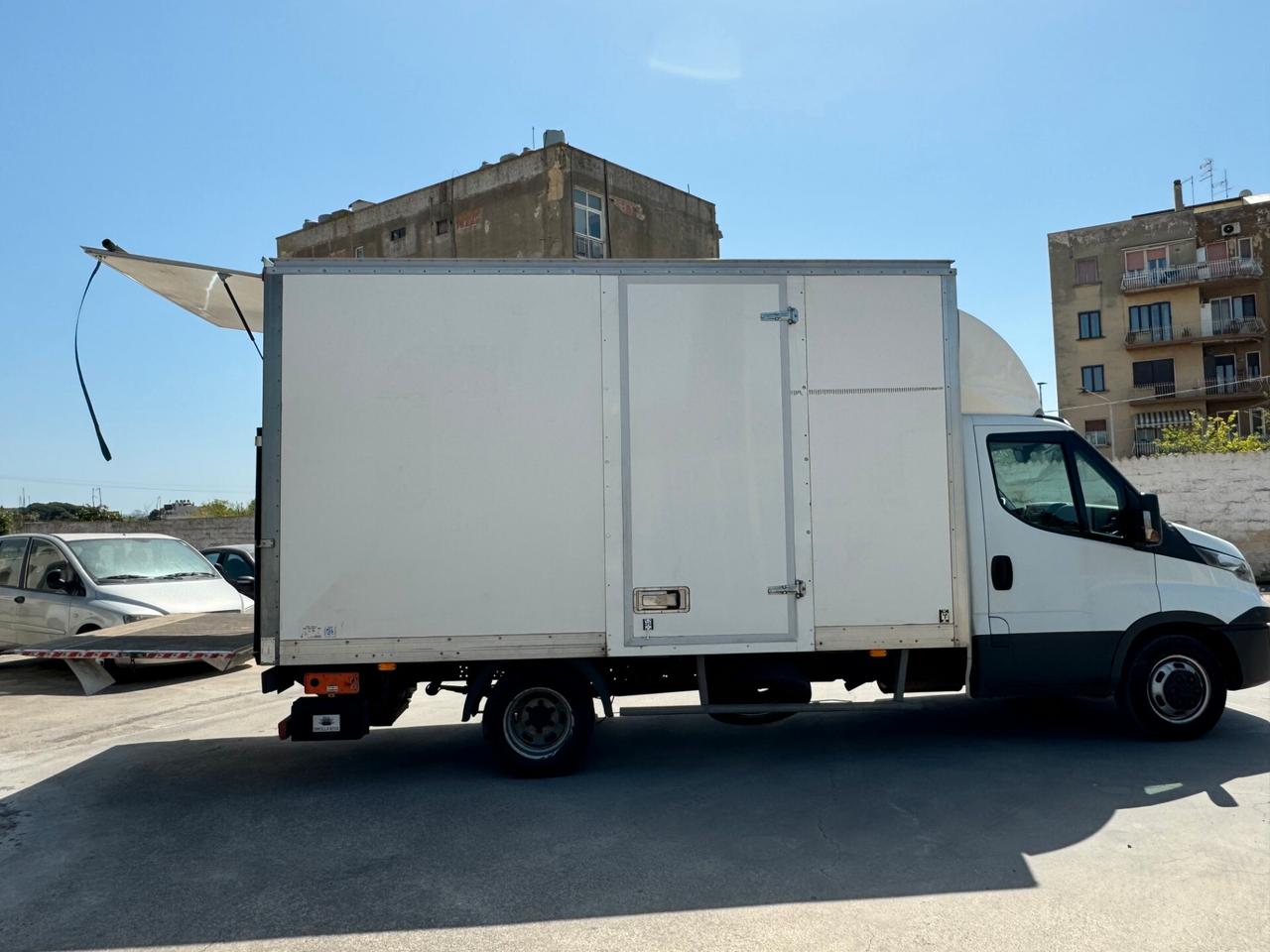 Iveco Daily 35C14 FURGONE CASSA E SPONDA IDRAULICA ANNO 2019