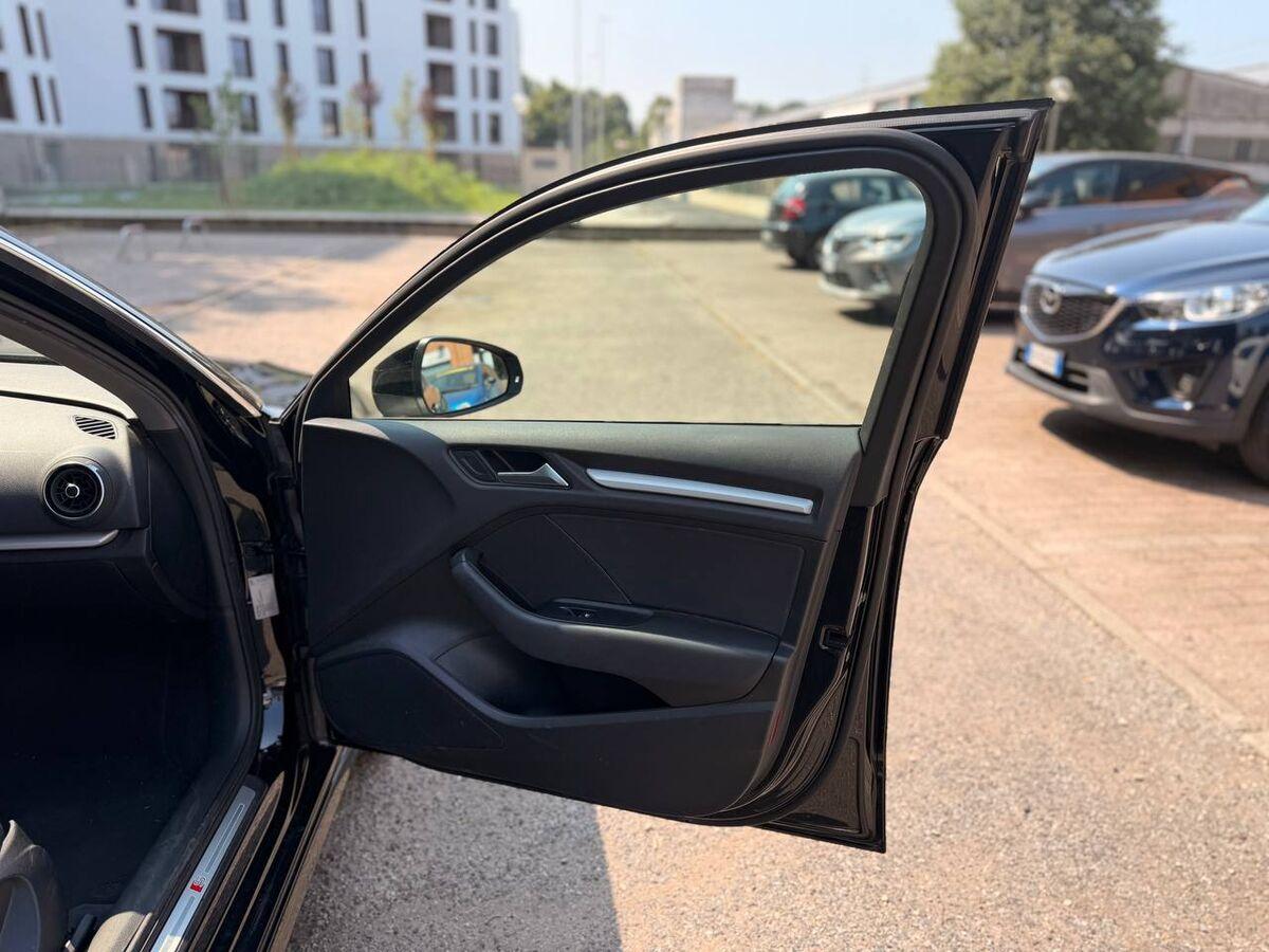 Audi A3 Sportback 30 1.6 tdi Business 116cv s-tronic my19 SLINE