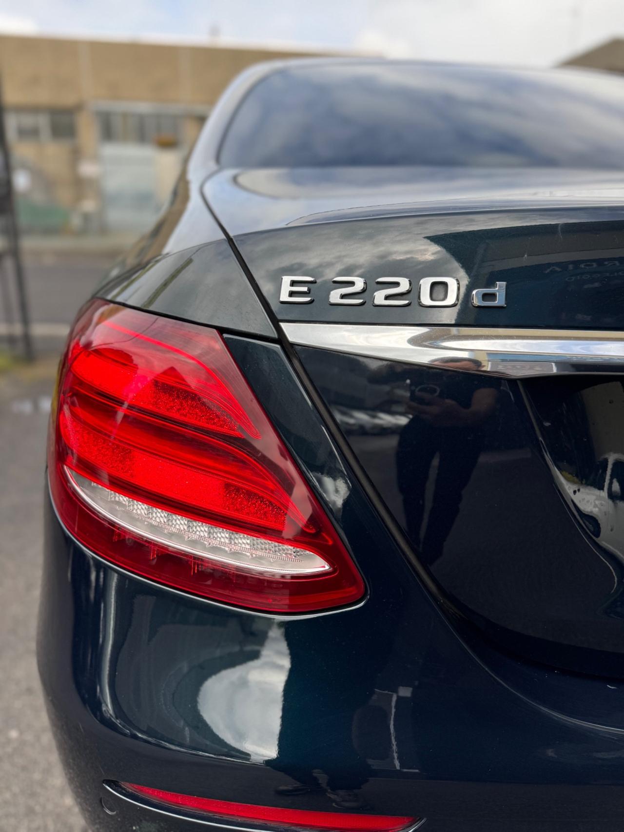 Mercedes-benz E 220 E 220 d Premium Plus solo Export