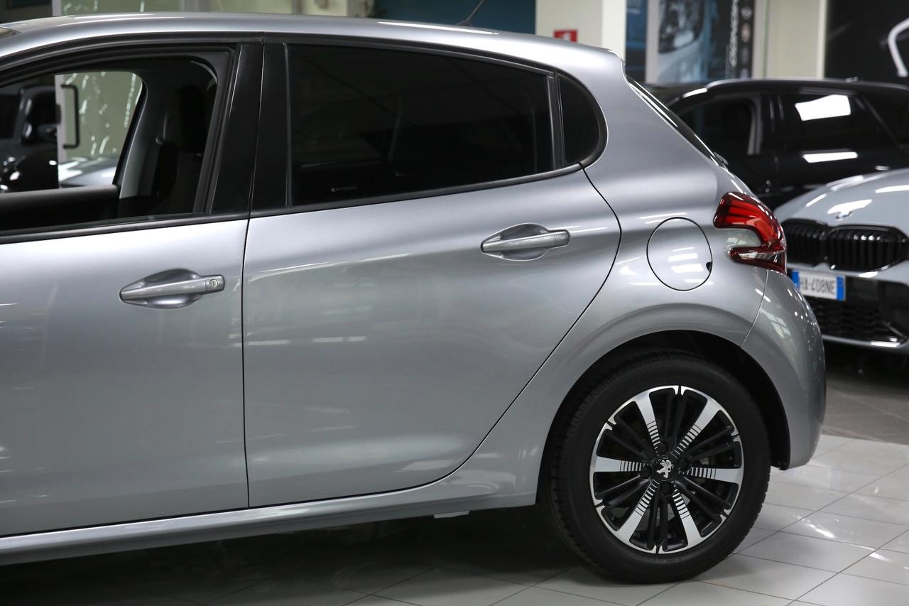 Peugeot 208 BlueHDi 100 cv Signature