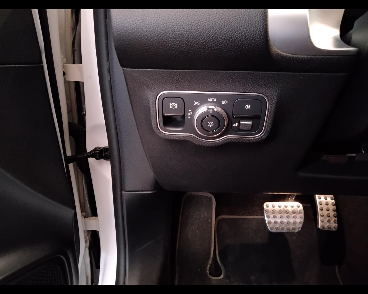 Mercedes-Benz GLB - X247 2019 - GLB 200 d Premium auto