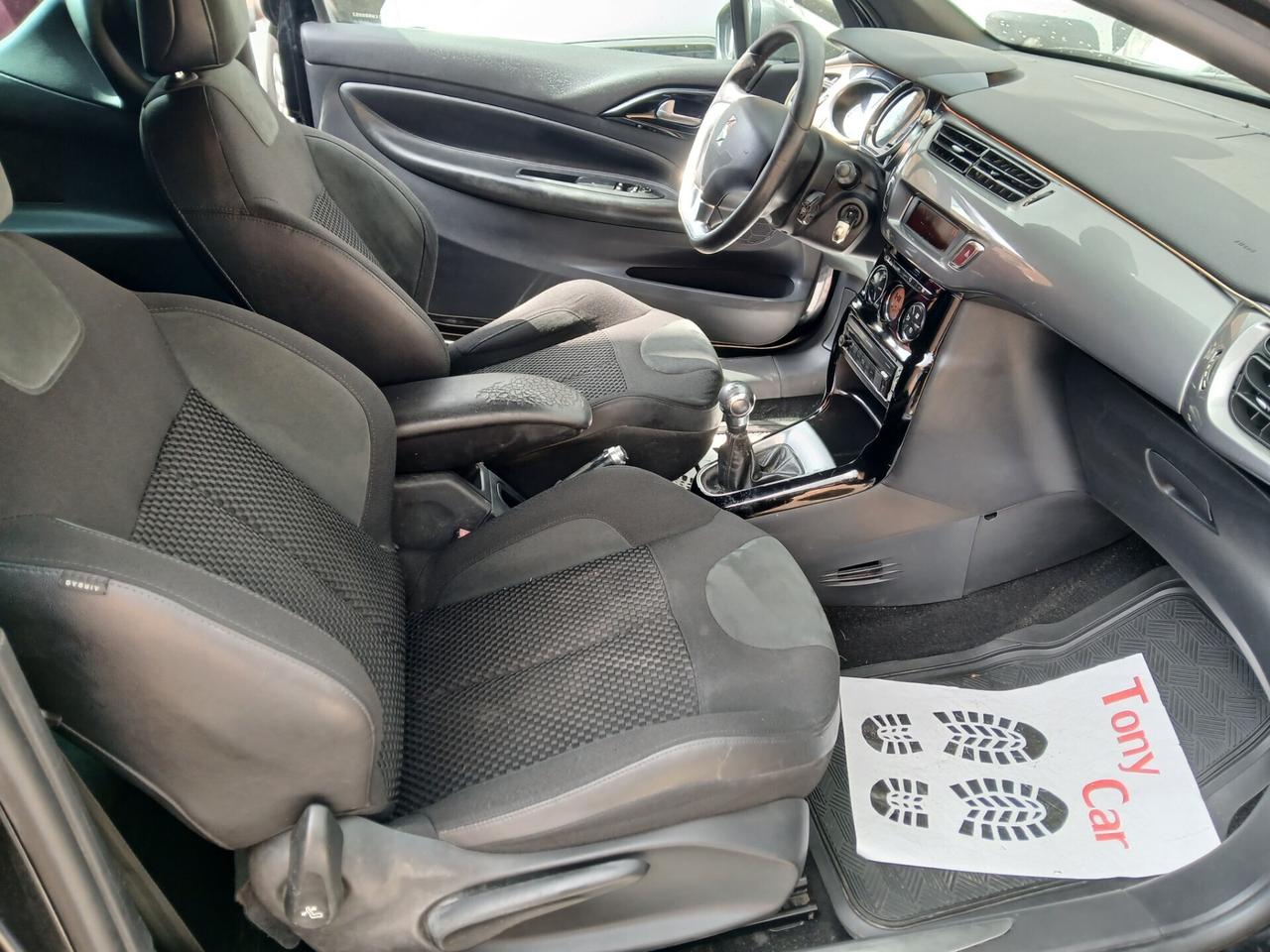 Ds DS3 3 1.2 VTi 82 Just Black full optional