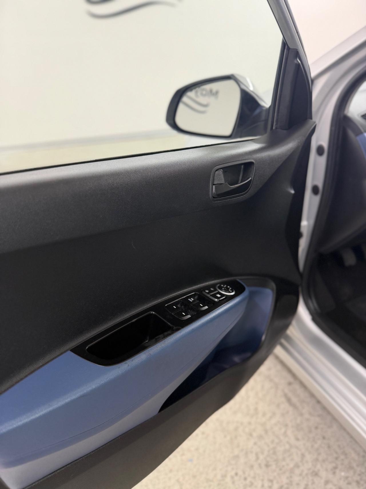 HYUNDAI i10 (anno 2016)