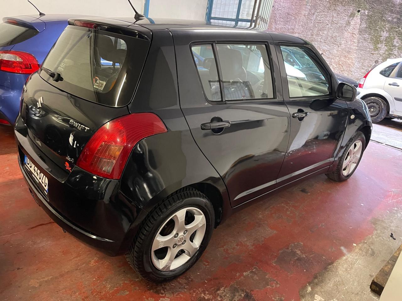 Suzuki Swift 1.3 4x4 5p. GL
