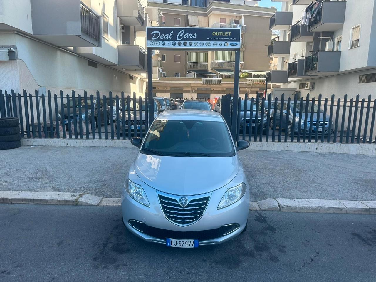 Lancia Ypsilon 1.2 69 CV Silver GPL