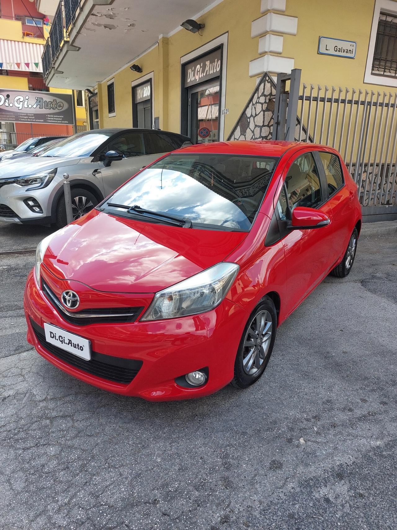 Toyota Yaris 1.0 5 porte Lounge