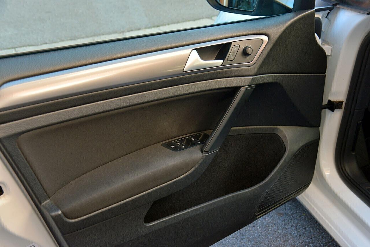 Volkswagen Golf VII 1.6 TDI 90CV Trendline Euro 6